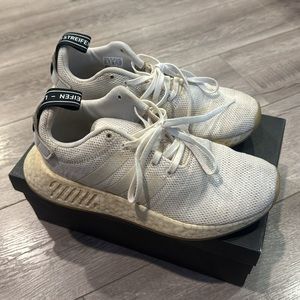 Adidas NMD R2 Cloud White/Crystal White Womens Size 6.5 Sneakers Casual Shoes